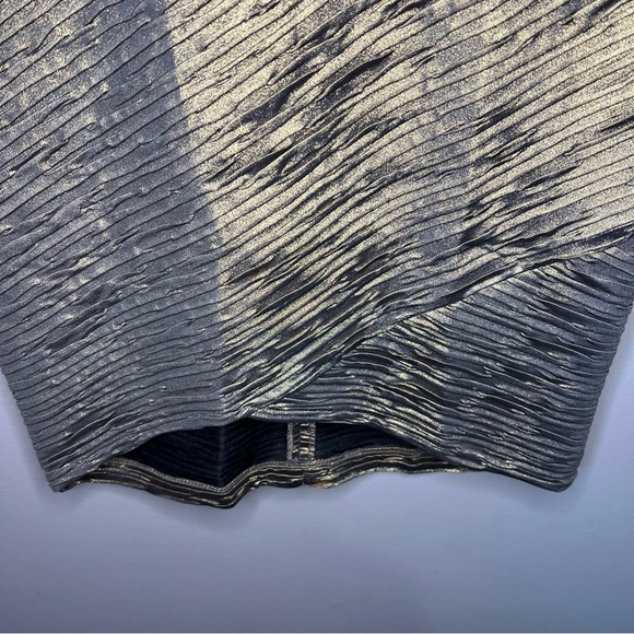 Torn by Ronny Kobo Short Sleeve Metallic Kaitlyn Dress in Gold M - Picture 6 of 8